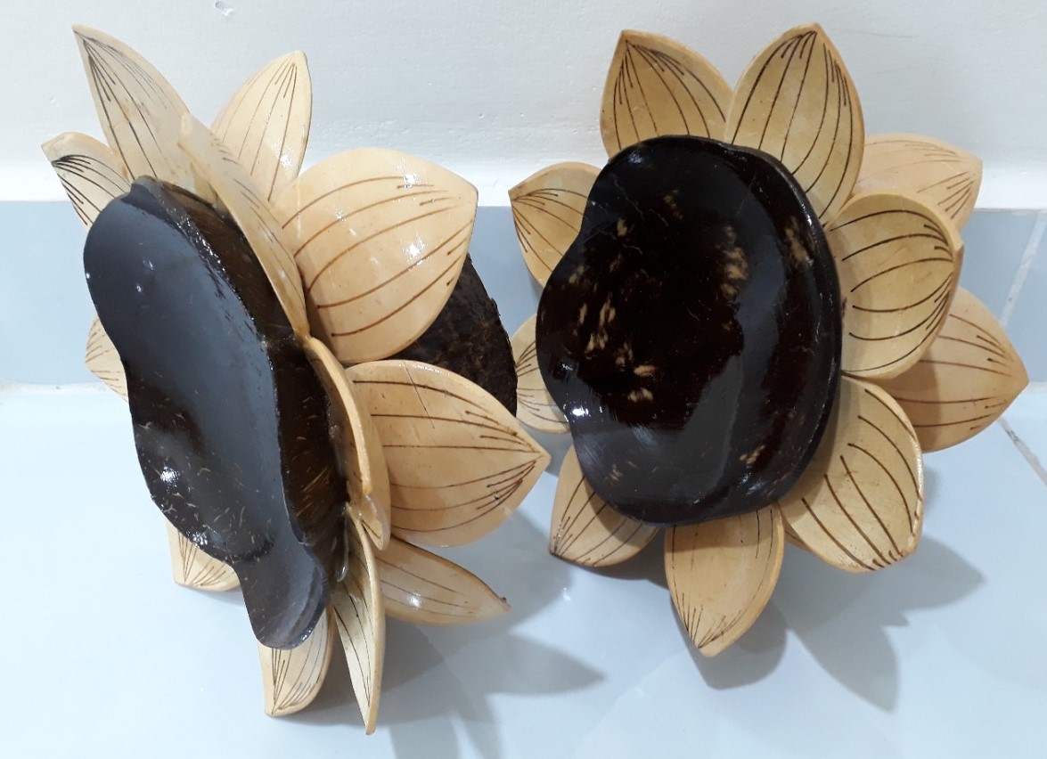 Dĩa hoa sen chưng trái cây làm từ gáo dừa mỹ nghệ
