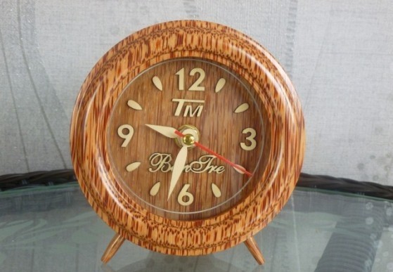 Đồng hồ để bàn mỹ nghệ dừa 