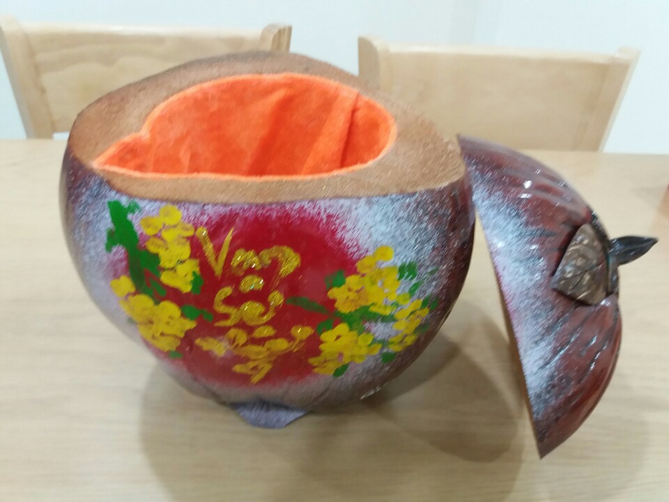 Võ bình giữ ấm trà trái dừa hoa mai mỹ nghệ