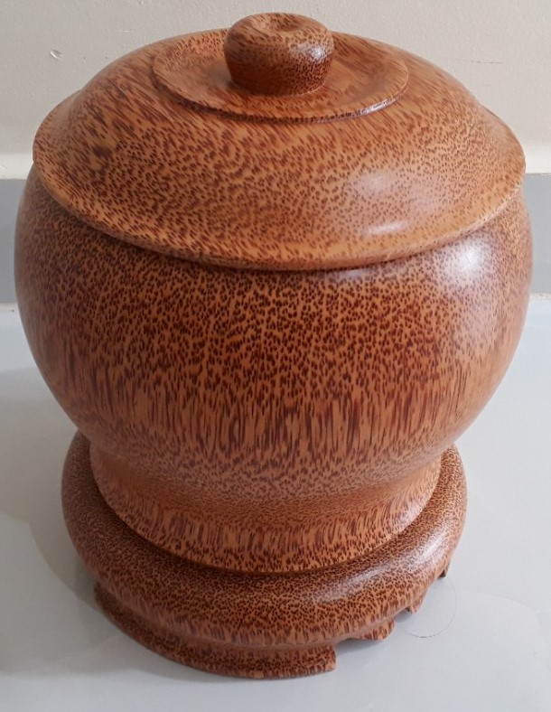 Vỏ bình giữ ấm trà làm từ gỗ dừa Bến Tre