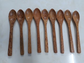 Thìa gỗ dừa 19cm giá 12k