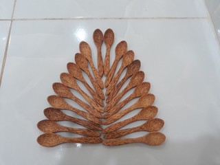 Thìa gỗ dừa 8k